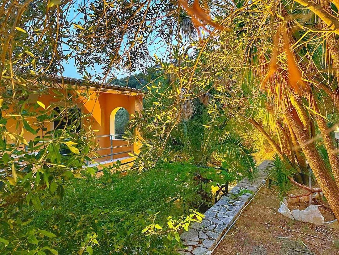 Silent Bay Apartments Katávolos エクステリア 写真
