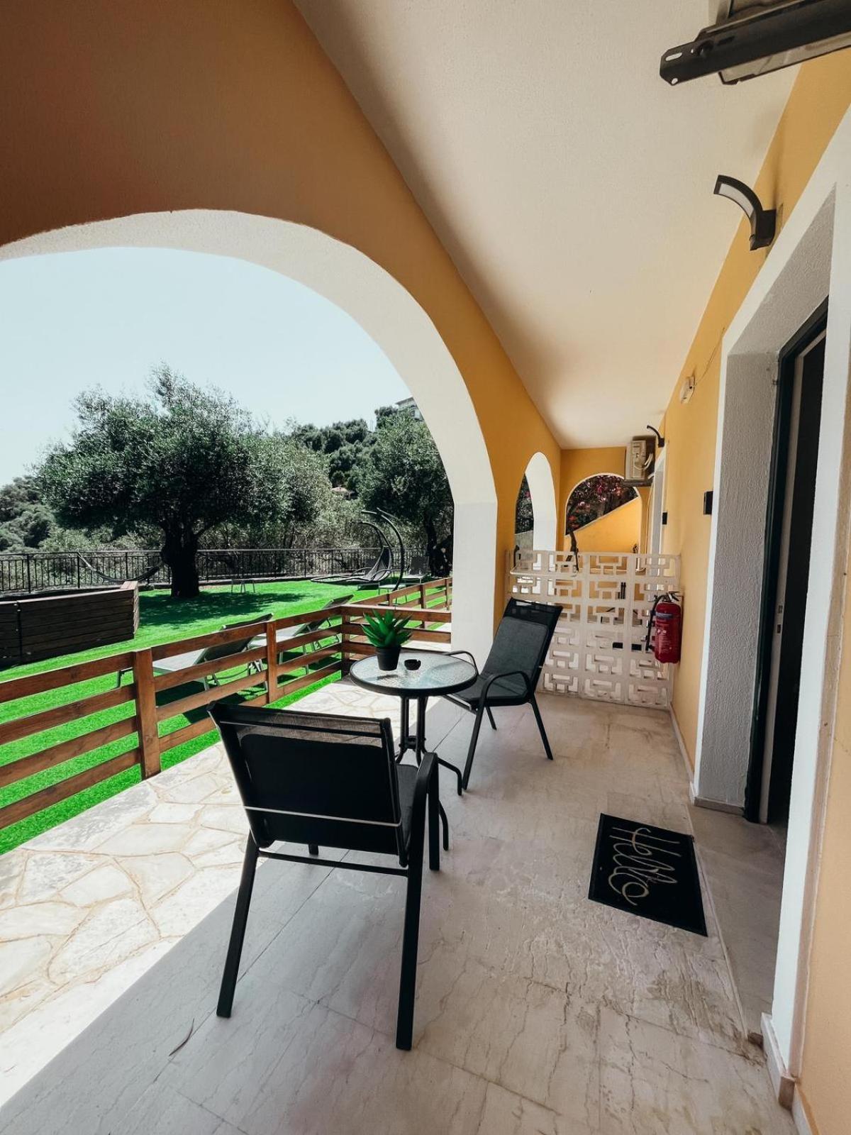 Silent Bay Apartments Katávolos エクステリア 写真